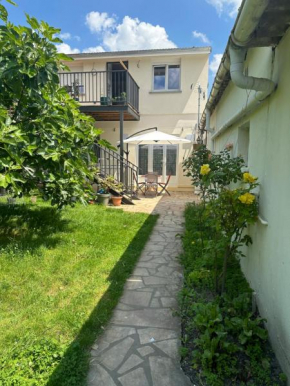 Maison cosy climatisée avec jardin